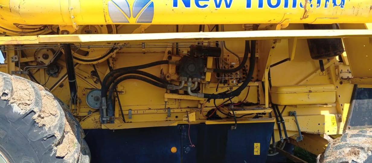 البيع حاصد موديل 2006.  خمسه بلم رقم شمالي مكينه نضيف مكانهه ديالى كنعان مكلف بنشرا هاذ رقم راعيهه ***********
