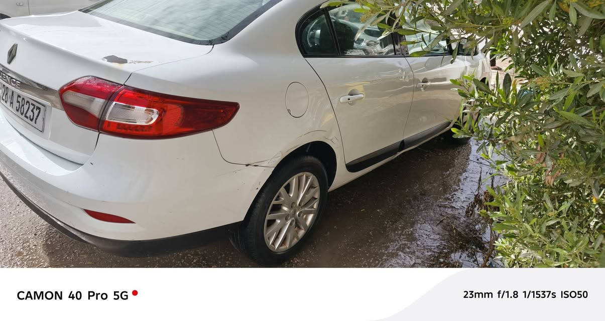 السلام عليكم للبيع رينو فلونس 2016 بدون صبغ بوارد فقط كير مكينه بحاله ممتازه سنويه جديده باسمي السعر 63 مكانه حله للتواصل رقم الهاتف ***********
