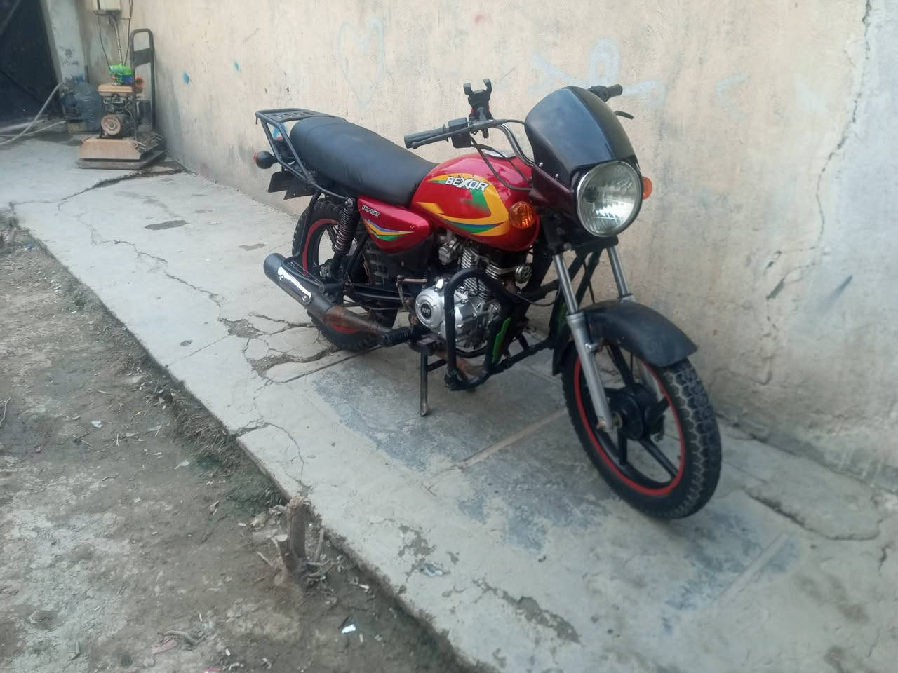 سلام عليكم بوكسر مديل 20 اوراق الدراجه طافيه ابيع كوم حديد ب300 مكاني بغداد ***********
