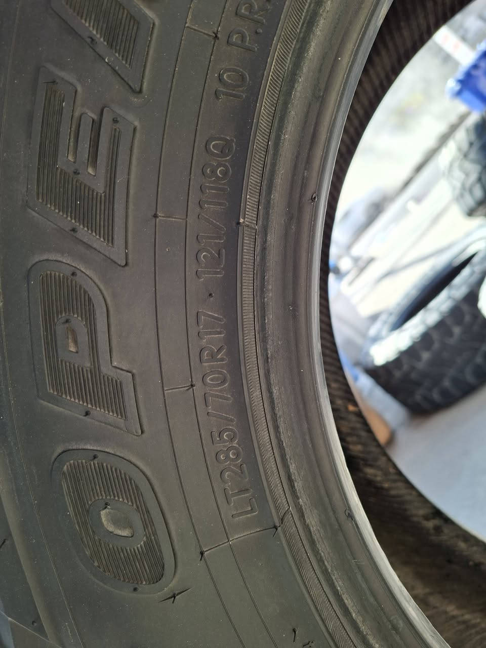 السلام عليكم تخم تاير يوكوهامة ٢٨٥.٧٠.١٧تخم كلش حلو ونضيف فتحتة من ورة الوحيف ماحبيتة
***********
