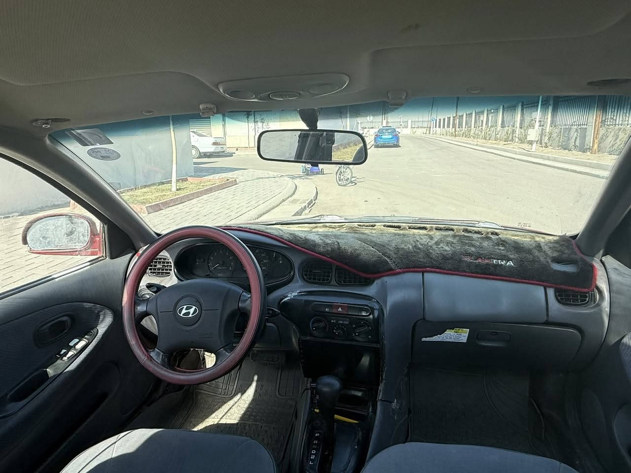 سلام عليكم سيارة النترا موديل ٢٠٠٠  مكفولة كير ومحرك وتبريد شغال السعر ٤٥ ورقة. المكان بغداد للتواصل على الرقم ***********
