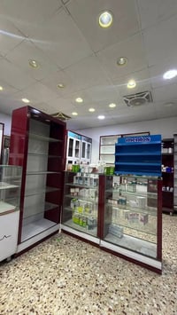 فاترينات صيدليه للبيع التواصل واتساب   07718022249