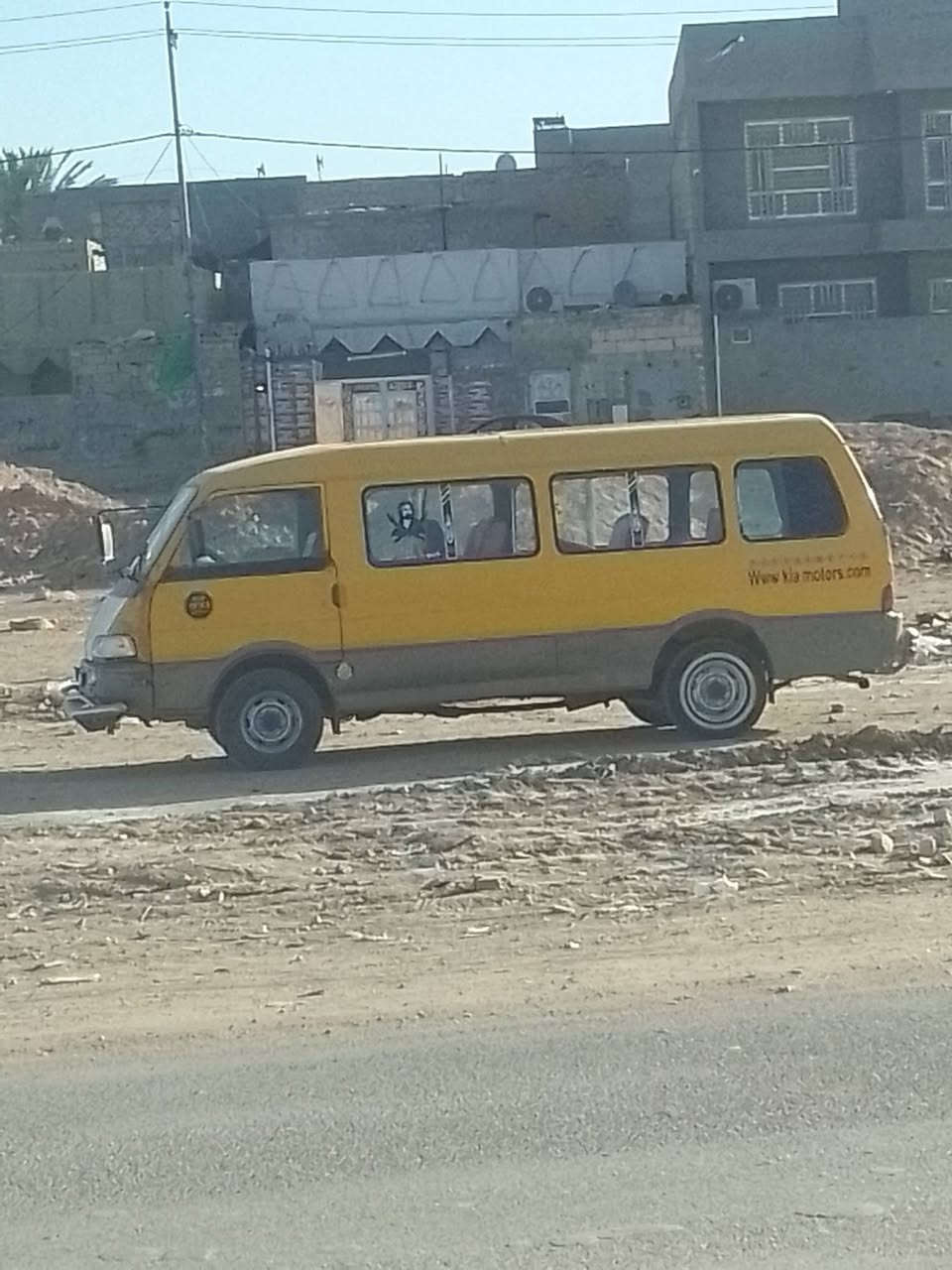 كيا اسياه للبيع المكان ديوانيه حداديه جديده مشط جديد بس الماكينه بها كرنك سعر 20 وبيها مجال رقمها صدامي واللي يحب يتصل على الرقم ***********
