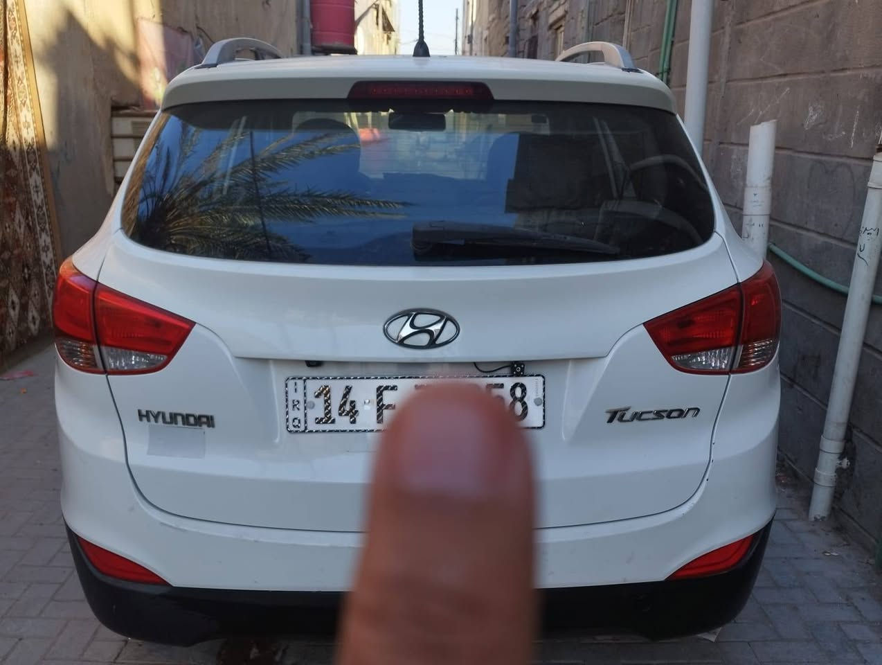 سلام وعليكم 
توسان موديل 2011
لا صبغ ولاضربه 
كفاله 
فقط بارد بيها
رقم بصره تحويل ثاني يوم 
تحكم ستيرن 
ويل كب
بلوتوث
مرايات شفط
تنته 
فول مواصفات 
مكينه كير حداديه تبريد خير من الله 
السعر132بيها مجال بصيط 
العنوان البصره الحيانيه الطاك قرب مركز الفراهيدي 
للأستفسار اكثر 
***********
