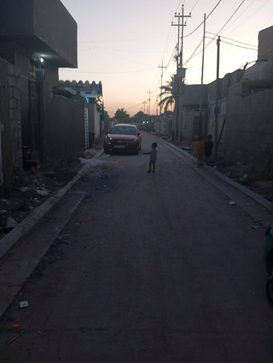 بيت للبيع
١٣٠ م طابو زراعي سند ٢٥ تحويل بإسم المشتري بناء حديث طابقين ٣ غرف الغرف الفوگ  ( نقص ارضيه ولبخ فقط الغرف ) بناء طابوق صب كونكريت   الجمعيه شارع ام البنين الرئيسي كافة لخدمات متوفره تبليط مجاري ارصفه كهرباء ماء كلشي متوفر.  

السعر ٧٥  
***********
