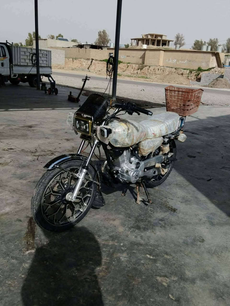 السلام عليكم 

يوجد موطور 

موديل 2024

نامي برو  5 گير

محرك 200

محرك شرط شركه 

كهربائيات شغاله كامل 

مابي اي عيب مال جناي 

الاتصال ع رقم ***********
