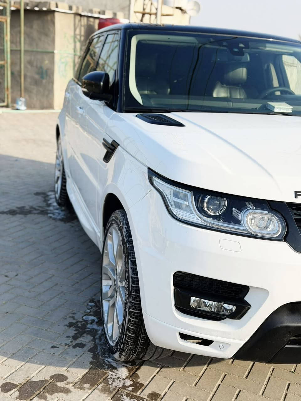 Rang rover sport
للبيع أو مراوس حسب القناعه❤️

رانج روفر سبورت HSE
فول مواصفات اعلى فئه 
موديل 2014
محرك 6سلندر بنزين
السياره من انظفهن بموديلها جديدة
خليجي وكالة سردار 
داخل قرميدي وبيجي
بانوراما
ابواب شفط
سستم صوت مرديان 🔈
شفتات ستيرن
رادار
كامره 360 درجه
كشنات تدفئه تبريد
ثلاجة
دوسات كهربائية
صندوك كهربائي شفط
تبريد مركزي قطعتين
وبعد هواي مواصفات فول الفول
رقم اربيل الدولي 

سعرها290 بيها  مجال 
***********
