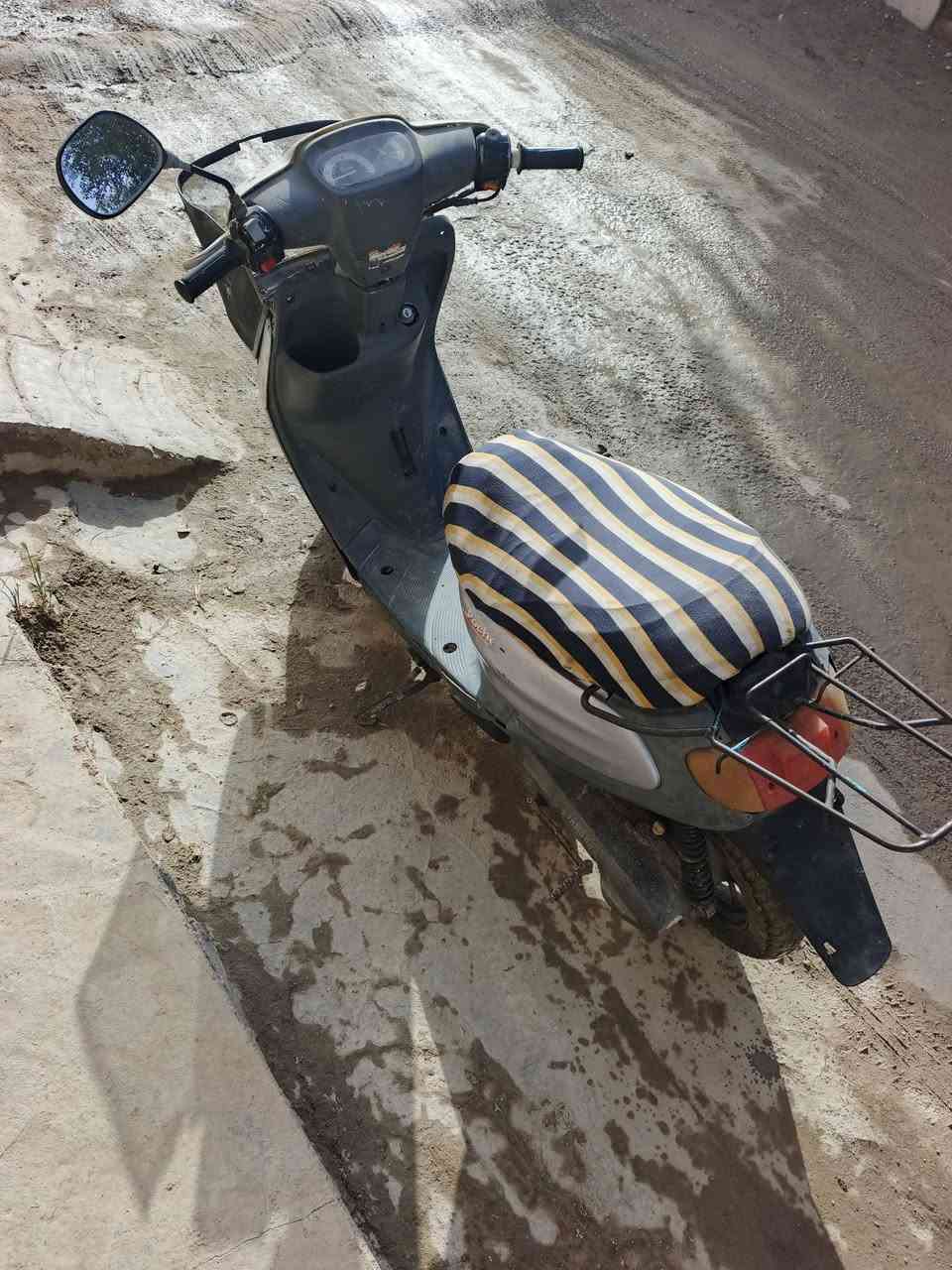 دراجه ام سله مكينه خير من الله شلعه ومعدل كامله عوزها باتري وكلوبات السعر 230 وبيها مجال
# ***********
