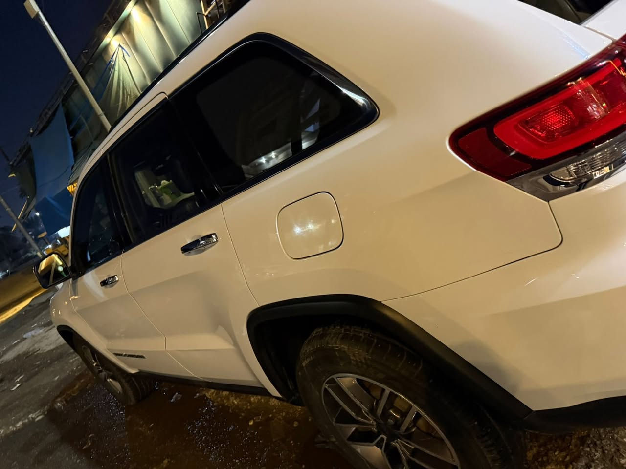 جيب لاريدو وارد امريكي
حادث موضح بالصور 
موديل 2020 
مواصفات المتد معروفه
كشنات كهرباء جلد + تدفئه تبريد 
ستيرن تدفئه 
خزن مقعد 
بانوراما
صندوق كهرباء 
وهواي موصفات 
لاستفسار ***********
