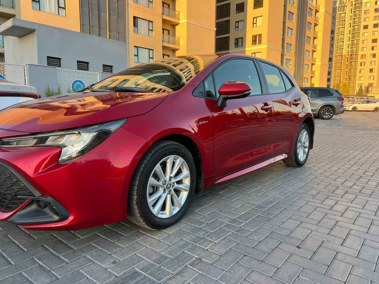 السلام عليكم تويوتا كورلا 2024 هايبرد وارد ياباني يعني ياباني اصلي تحوير وكاله  بالخليج من ستيرن يمين الى اليسار (شغل درجة اولى ) ماشيه 900كم👍
📍- حساسات اماميه خلفيه
📍-انظمه قياده
📍-carplay
📍-تدفئه تبريد
📍-لايتات زينون
📍-132ورقه
للاستفسار *********** *********** واتساب
61466053451+ واتساب
مكان السياره بغداد
