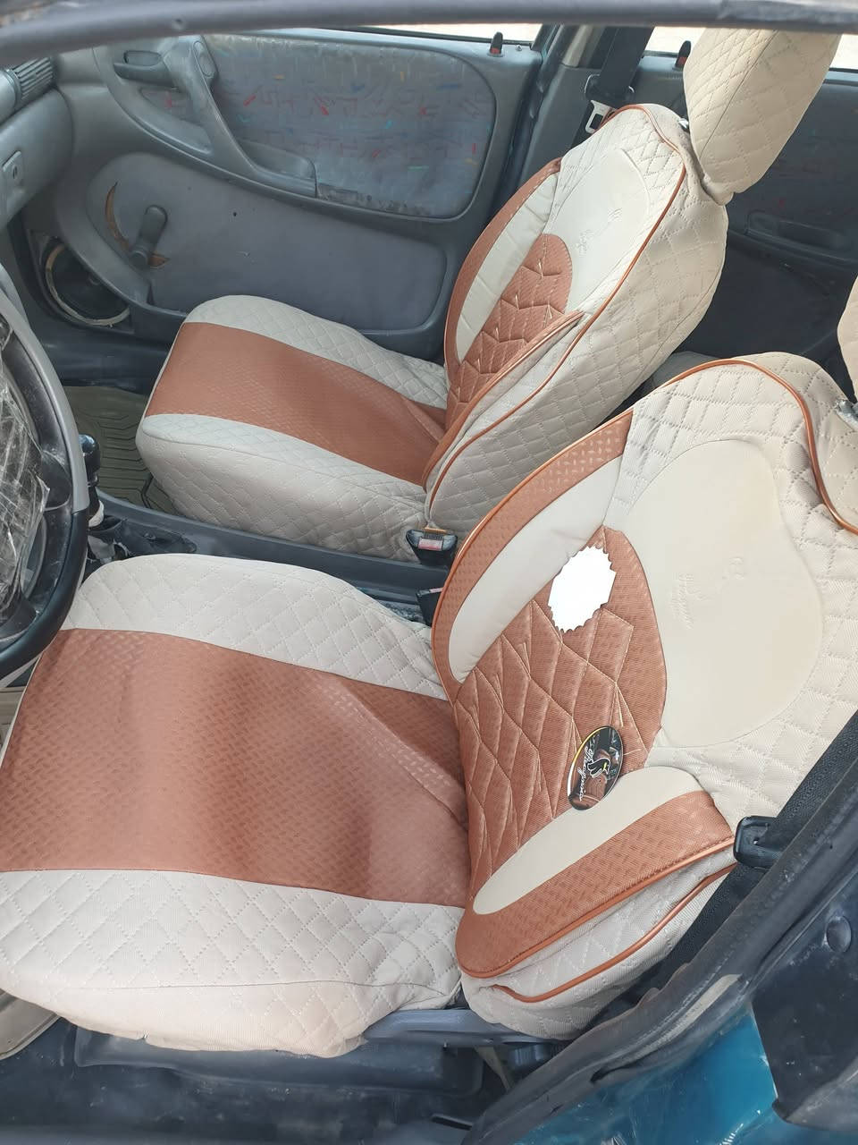 السلام عليكم اخواني الأعزاء استرا للبيع موديل 95 شرط السياره بلاديه وظع الشركه بيه فقط رشيت كلير بنيد وجاملغات بدون ظربه بدون خياس رقم انبار دولي بسمي السعر 35 رقم هاتف ***********
