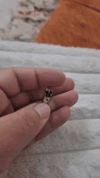 السلام عليكم الي يدور نوادر شرط القدم وشرط جزع يماني حبشي قديم جدا مشگول سعر  ناعمه وقياس خنصر ناعم مكان ناصريه توصيل موجود ***********
