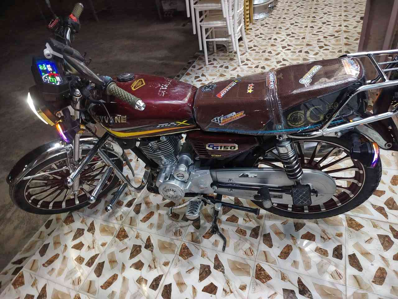 ماطور سيفان 2025 محمرك 150 للبيع
وصل 700 الف 
***********
