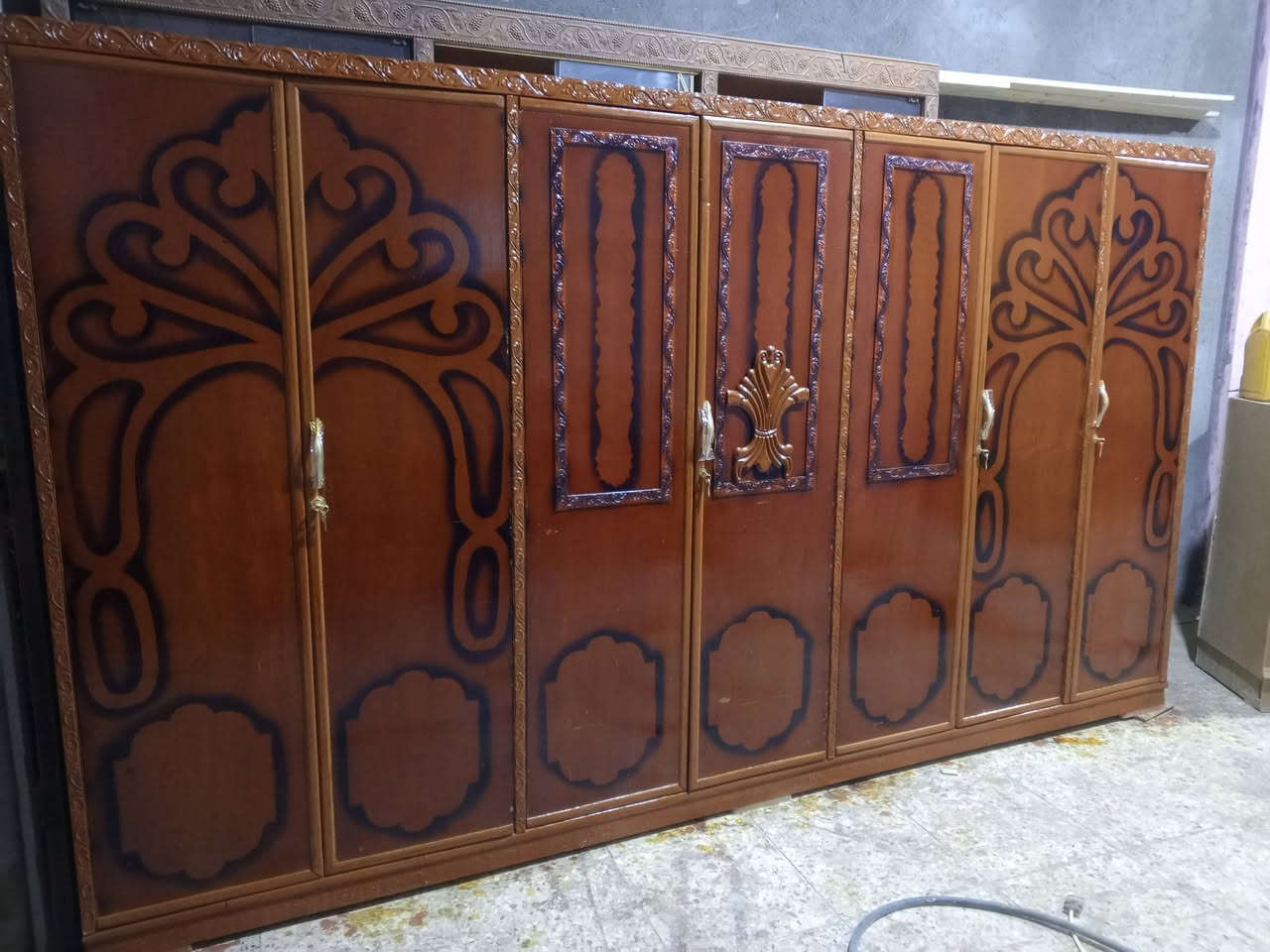 كنتور ناصي ثابت سعرة 150 عنواني رميثة اشتري نضد وكنتور العدة يراسلني خاص***********
