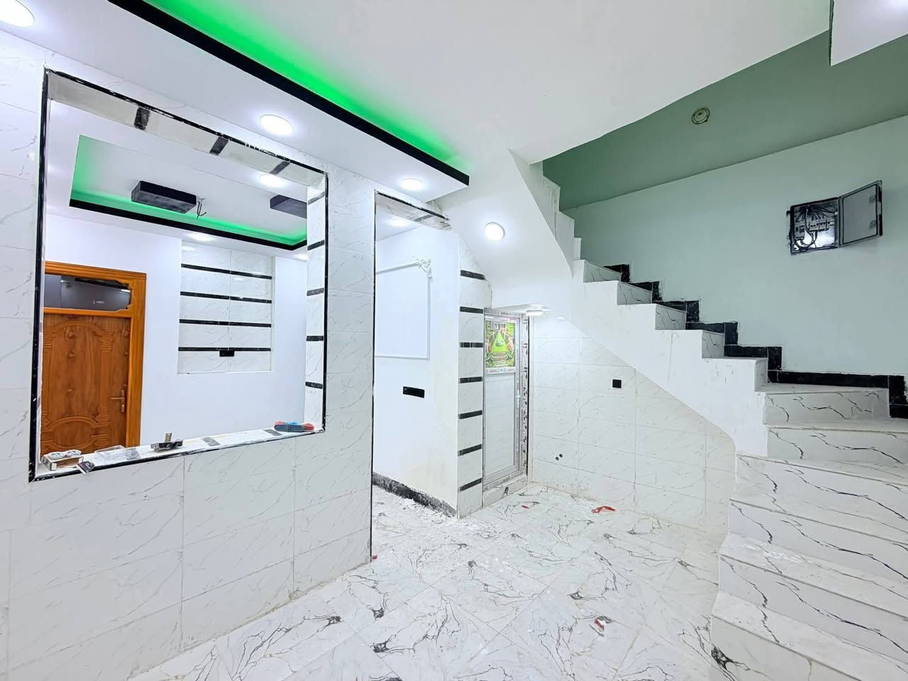 سلام عليكم دار للبيع  50متر 🏡
*********** وتساب
✅ مشمول بقرار التطويب 

بسعر /23/ مليون مع المجال/ 
موقع /نجف 🏡 الأشرف مقابل قريه الغدير 

البناء 🏡 
غرفه/صاله/مطبخ / صحيات/مكشوفه
بناء مرتب/ اساس + سقف كونكريت + طابوك

ألخدمات 🏡 ماء/كهرباء/مدارس/سوق/تبليط/لحد الباب
