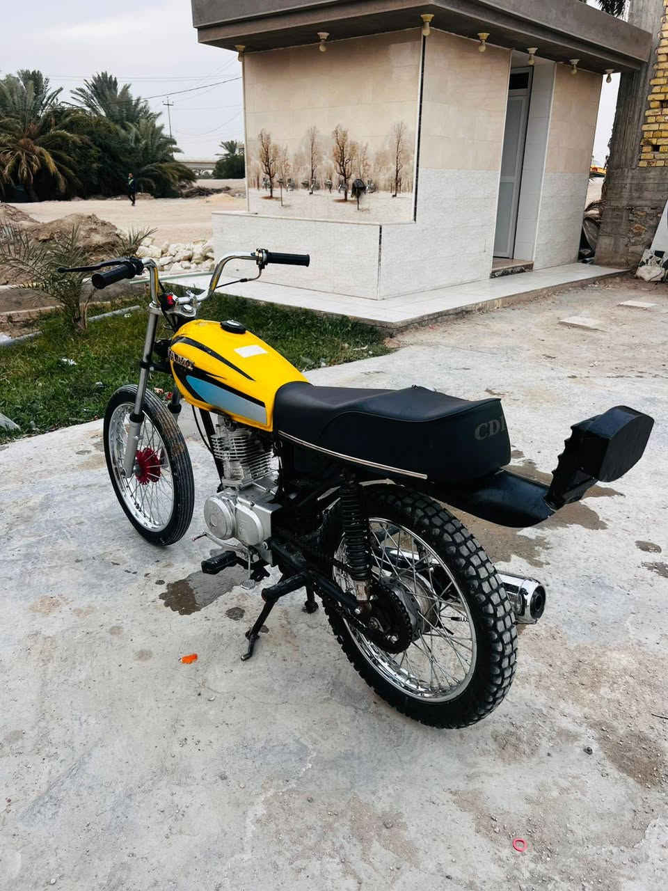 السلام عليكم دراجه نامه تعمير 24وشاصي 20 موجود رقم شاصي بس الوراق ضايعه ابيع كلك السعر  550وبيه مجال ***********
