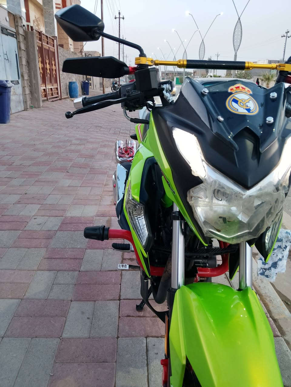 💚💚السلام عليكم الدراجة للبيع موديل 2023 مسجلة وكاملة وباقية بس علئ اللوحات الدراجة نضيفة حيل بدون اي حادث ممبدلة بيهة اي قطعة فقط التاير الخلفي مبدل السؤال والاستفسار اما علئ الخاص او الرقم ‏‪0786 303 8042‬‏
