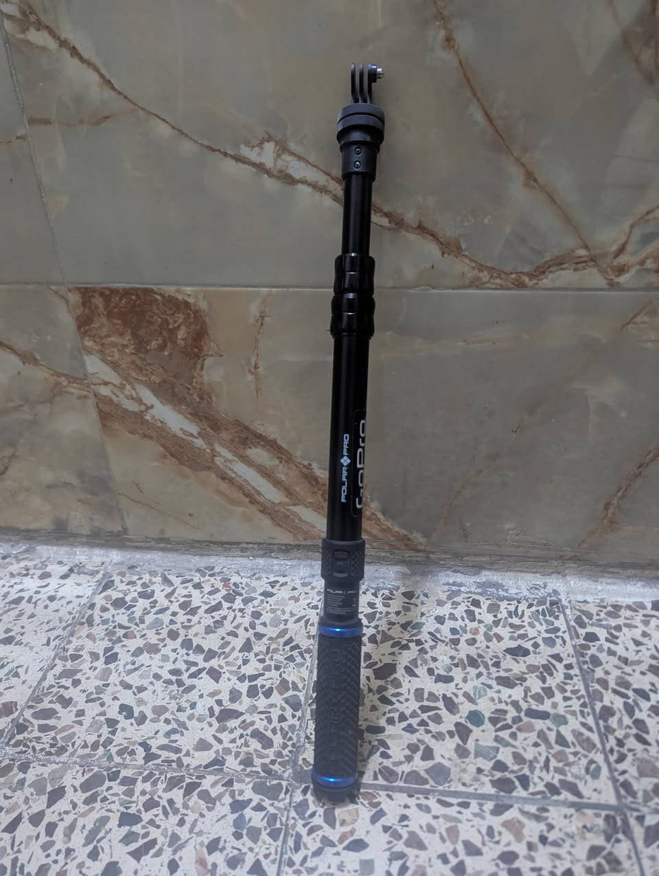 سلام عليكم
عصا كوبرو تحتوي على مخرجين يو اس بي للشحن تحتوي على بور بانك بداخلها طولها متر 
سعر ٧٥ بيها مجال 
***********
تحياتي 🙏🏼
