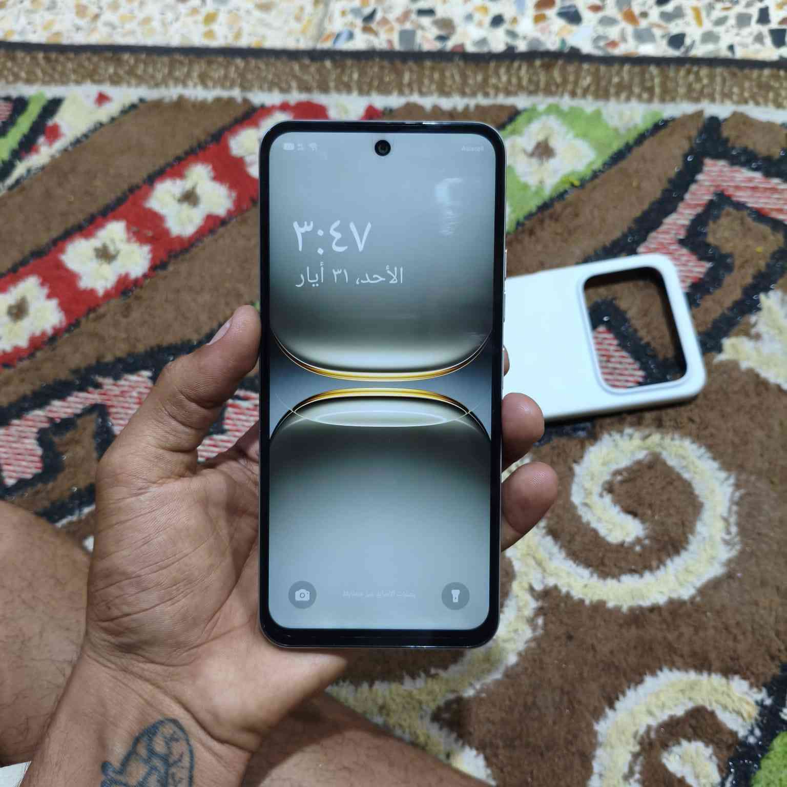 تليفون للبيع تكنو ذاكره 256 جهاز مستخدم قبل يوم مشحون مره واحده كل ملحقاته وياه السعر 240 وبي مجال المكان بصره حيانيه رقم الهاتف ***********
