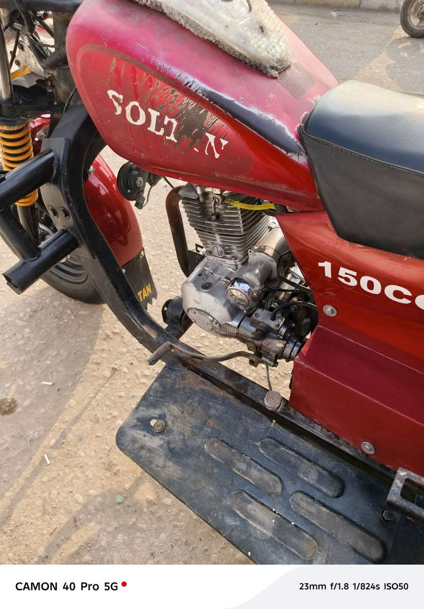 سلام عليكم
ستوته سلطان
موديل 2016
شاصي مكفول من كلشي
كهربايات شغاله من طول لطول
تايرات نضيفه
وراق بسمي كماله
وكيله الحيدري 
الليبع مكان ميسان الماجديه
***********
