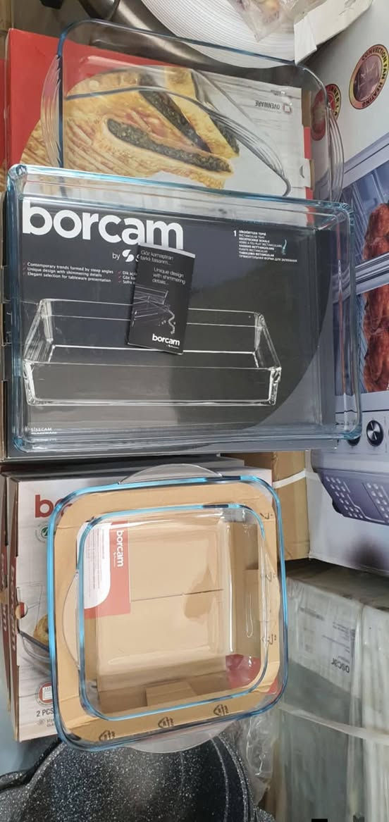 بايركس من انتاج شركة بوركام الاوربيه.(القطع مختومه) يتحمل درجات الحراره العاليه....🇹🇷🇹🇷..... دزاين جميل جدا  ....... وتوجد اشكال واحجام
 اخرى ...البيع جمله ومفرد .... ***********
العنوان ذي قار الشطره شارع الكص فرع جامع الرسول
