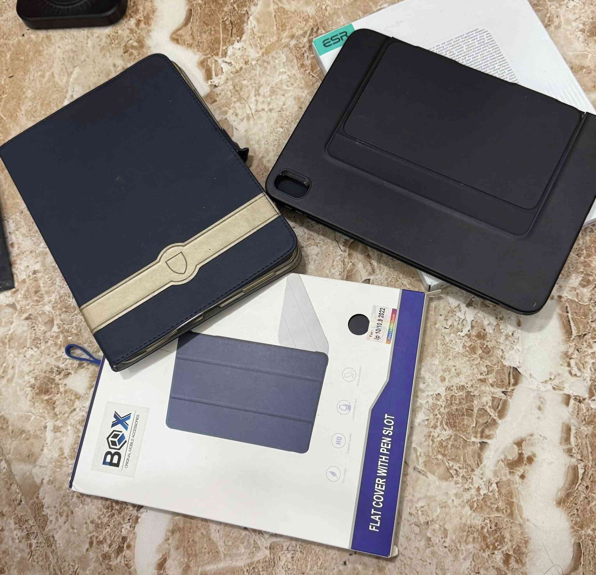 ايباد 11 
A16
ذاكرة ١٢٨
بطارية ١٠٠ 🔋 
ضمان ماستر كامل ملحقات ✅
بالاضافة الى قلم ايباد يدعم راحة اليد ✍️
بالاضافة الى ستاند ايباد وبي قاعدة شحن يدعم شحن تلفون وساعة وايربود وايرلس وبي اناره وبي ساعة وبي منفذ شحن تايبسي فدشي مرتب❤️
بي ٣ كفرات واحد منهن ESR سعره ٥٠ دولار بالموقع
سعره مع الملحقات ٥٥٠ الف وبي مجال شي بسيط
لان بي ملحقات هواي وغاليات ربي يشهد 

مكاني كوت مركز مدينة 
***********
