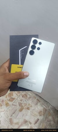 اس 25 الترا لون اخضر نضافتة فول كأنما جديد  ملحقات وكاله فقط وحتى كيبل...