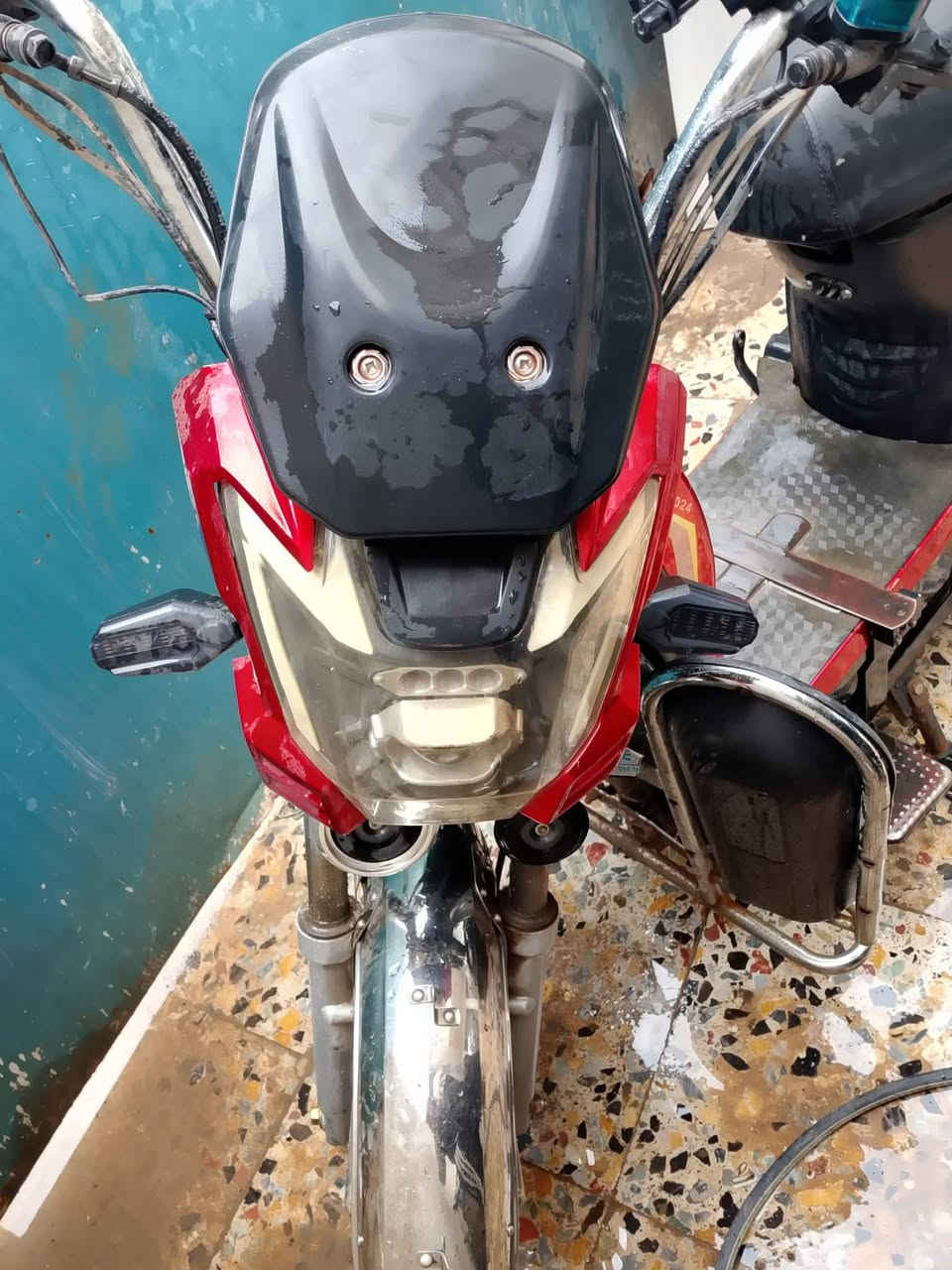 دراجه شحن هارلي موديل 2024
دراجه شحن هارلي موديل 2024
اتمشيك 45 كيلوا 
بصمه بك تشغيل عن بعد انذار  دسك امامي خلفي تايرات جدد
خير من الله 
ملفها 3500
بطاريات 5  الكبار 32 امبير
السعر 400 وبيها مجال بسيط
مكاني بغداد العلاوي 
***********
