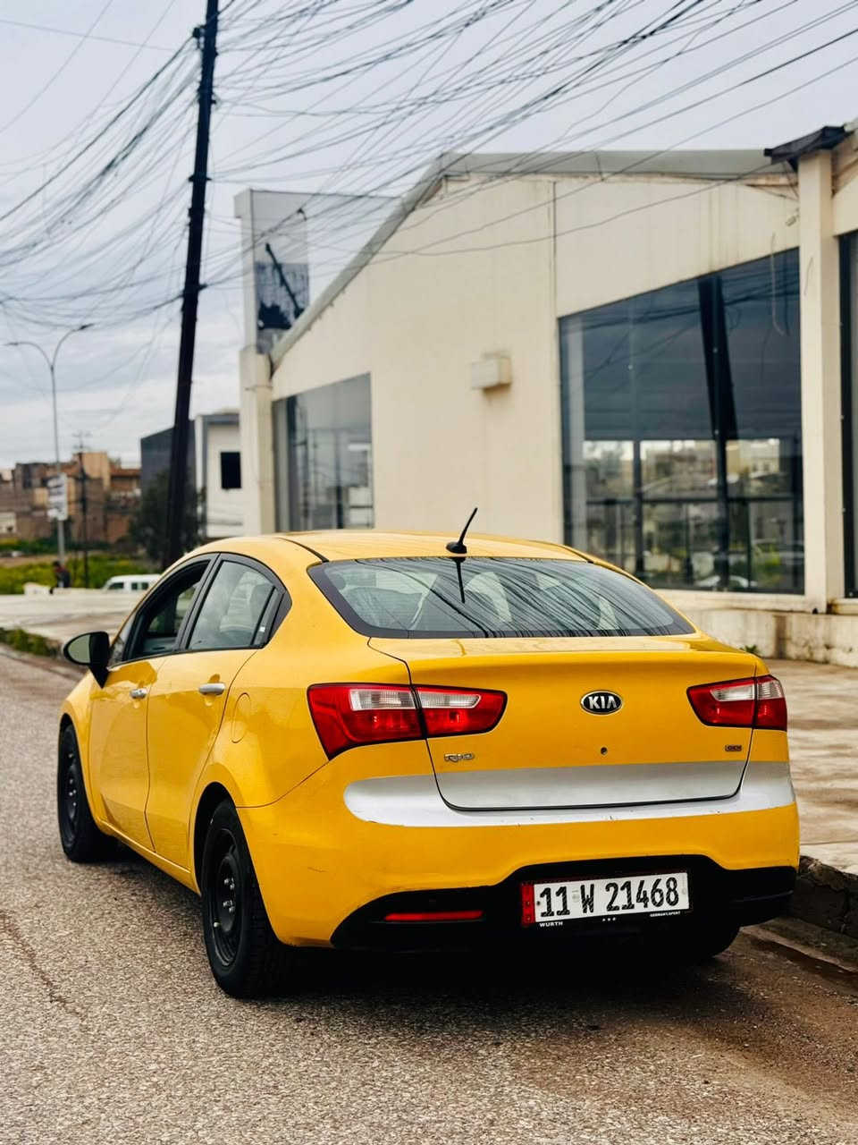 السلام عليكم 
كيا ريو 2015 💪
سيارة جديده وجاهزه 
كير محرك طخم جديد 
تبريد تدفئة شغال 
باسمي تحول ثاني يوم 
رقم جديد مصفرة هيئة
ضرر بابين سكن فقط 
بجم وصندوق كبس 
سيارة جاهزة على اخر حباية دك سلف وتتوكل على الله 
السعر 98 وبيها مجال 
***********
***********
العنوان الموصل الأيسر
