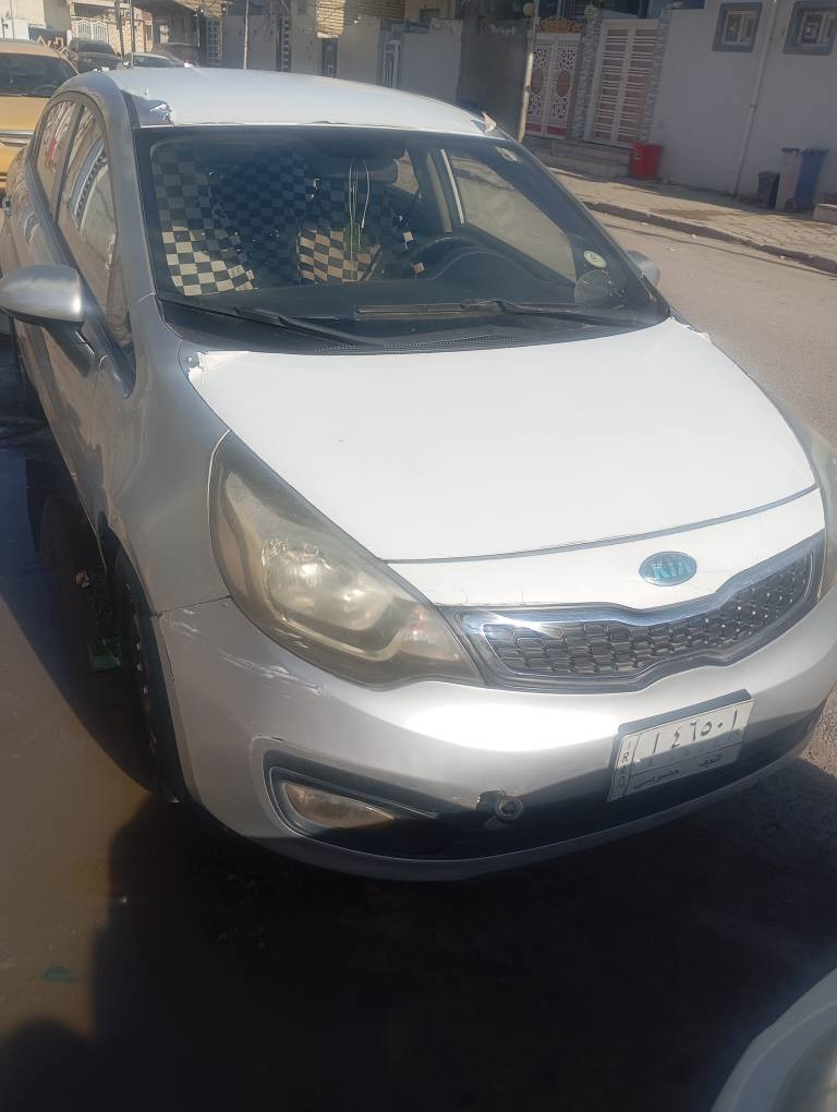 سلام عليكم سيارة كية ريو اللبيع 
موديل 2013 خليج 
محرك 1600 قطرتين 
سيارة جاهزه محرك وكير وحداديه وتبريد شغل 
السعر 77 مطلوب غرامات 4 ورقات 
ينكطعن من ظمن الحساب 
رقم *********** 
مكاني النجف حي الوفاء النجف, العراق
