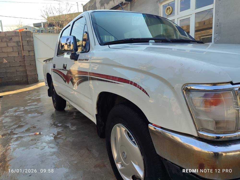 توێتا مۆدیل 2002 تەبریت و پاوەرە گێڕ و مەکینە و ئەکسلی بەشەرت سەیارەیەکی توند و تۆڵە بێمەسرەفە خۆی دو پارچە پەمپی هەیە سەر بۆنیت و ئەوشوێنەی لەزگەکەی لێ بۆتەوە سەیارەکە ماڵی دۆستە هەموگیانی بەشەرتە  و بێ مەسرەفە سەیارەکە مزایدەیە و کارتی مزایدەی لەگەڵە نرخ.50  ژ.م *********** یاخود *********** رانية, السليمانية
