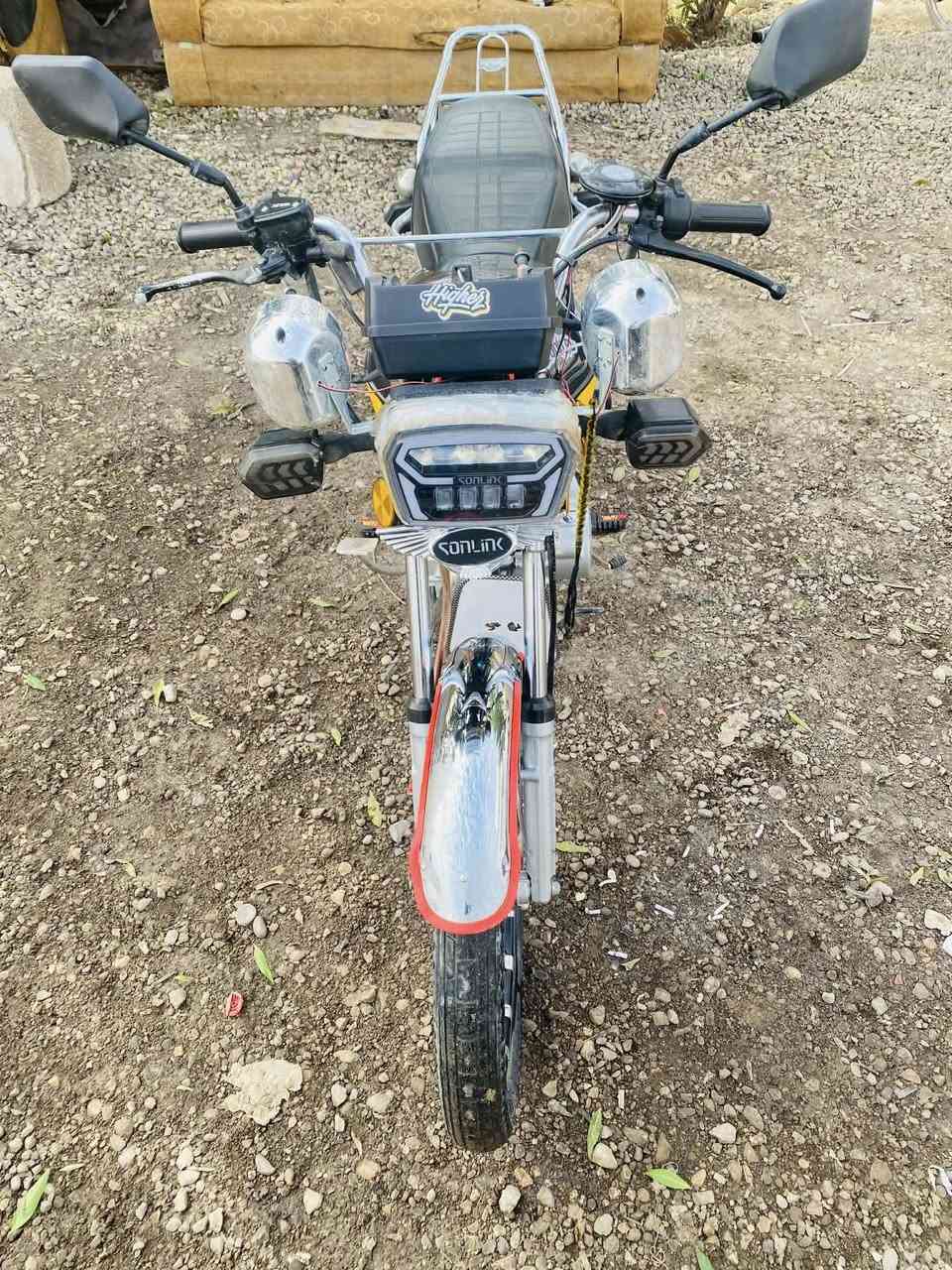 سلام عليكم دراجه للبيع موديل 24 مكفول كفاله عامه أوراق كارتوني محرك مامدود عليه  اسبانه السعر 680 وبيه مجال حك الجيه مكاني ديالى الخالص هبهب وهذا رقمي ***********
