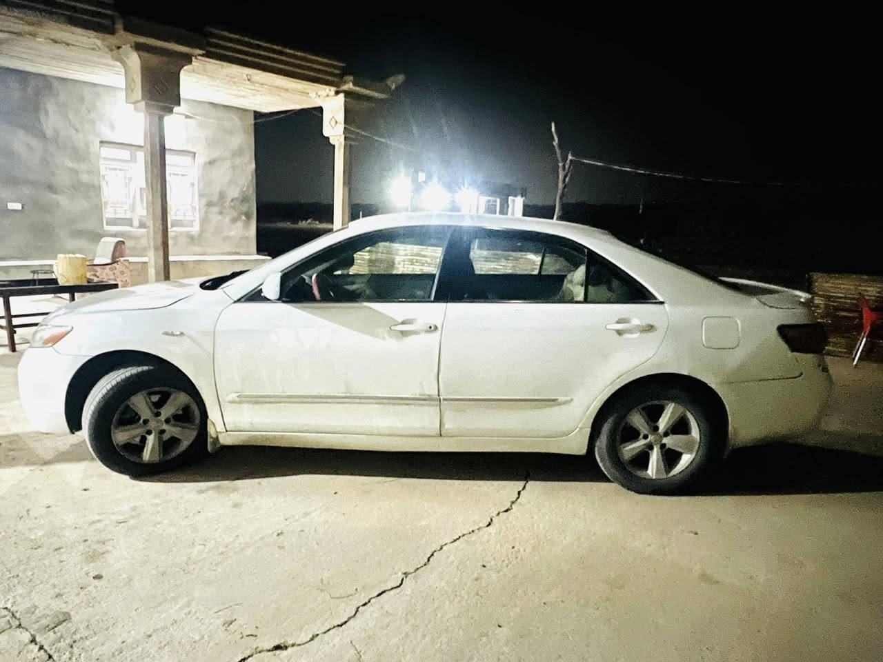 السلام عليكم للبيع كامري 
موديل 2009 خليجي 
رقمها اسليمانيه جديد 
صدر تخم تاير كله جديد 
كير محرك شرط 
ضررها ضربه بل قماره 
سياره حلوه وجاهزه عله اخر حبايه 
السعر 95 $ وبي مجال 
(للبيع فقط )
الستفسار اكثر اتصل وبل خدمه 
الرقم :***********
