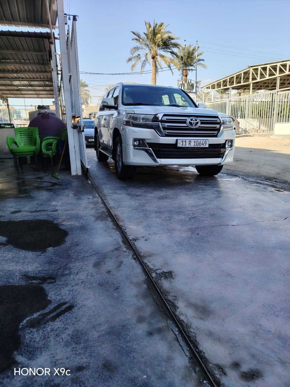 السلام عليكم 

لاندكروز موديل 17 فول مواصفات رقم بغداد انكليزي تخم تاير  لايت زنون فتحه سقفيه مري شفط تشغيل عن بعد كشن كهربائي كامرات محيطيه حساسات اماميه وخلفيه وباقي المواصفات معروفه للستفسار اتصل على الرقم ***********أو‏‪***********‬‏
مكان السيارة بابل مشروع المسيب
