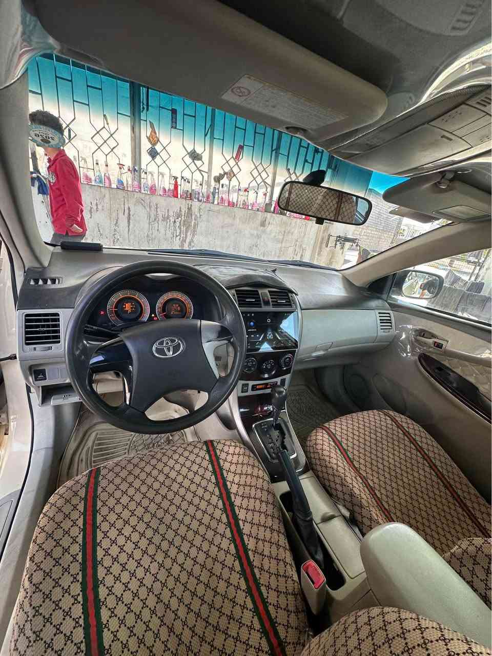 كرولا ٢٠١٢ بيلاد تةكسي دة پارچة رةش جةمپةكي خةفيفي پشتي هةية 
كرايتة گير توماتيك مةكينة ٢٠٠٧
تةزرةكي كمي هةية
١٢٧ وةرةقة 
***********هةولير أربيل, العراق
