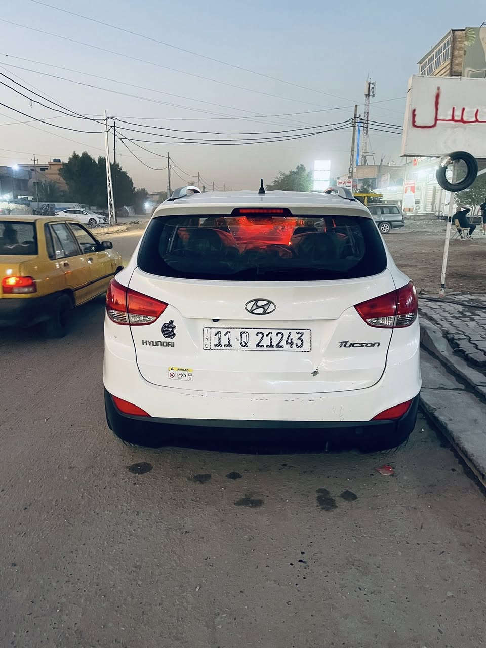 للبيع توسان ابيض13 محدث 15 
رقم انكليزي ووميز 
سنوية 2030 وهزة جديدة باسمي
تبريد خير من الله  دواخل لونين 
بيه بعض الاماكن تكشير وبارد باب الصدر قليل
مكينة 2000 دوش خمسة ويل كب اشارت مري
كامرة ماشية 147 الف
السعر 128
‭0770 2562503
