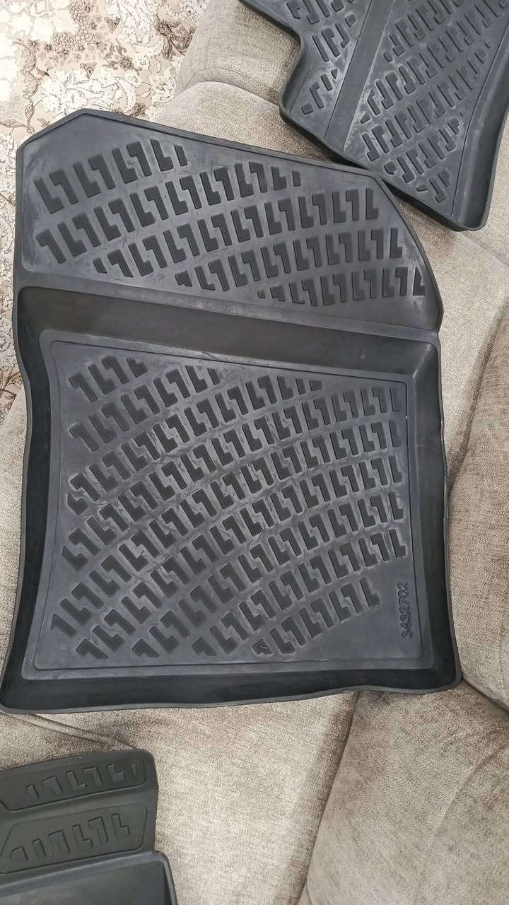 للبيع استعمال قليل مكاني حي اور السعر 40 كورلا كروز هذا رقمي ***********
