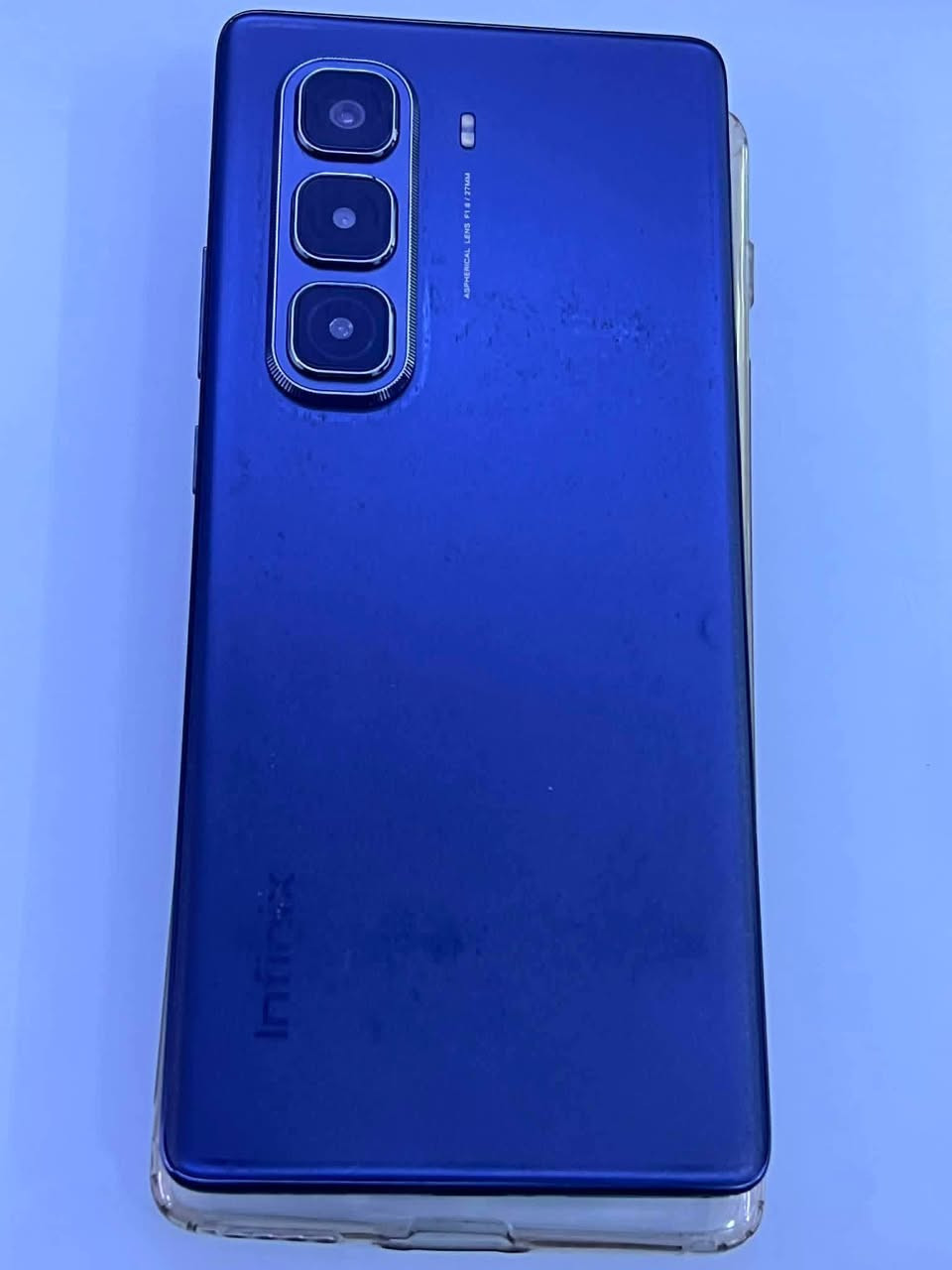 السلام عليكم 
انفنكس هوت 50 برو بلاص 
ذ256 للبيع فقط 
السعر 180 وبي مجال بسيط 
مكاني بغداد واتساب ***********
