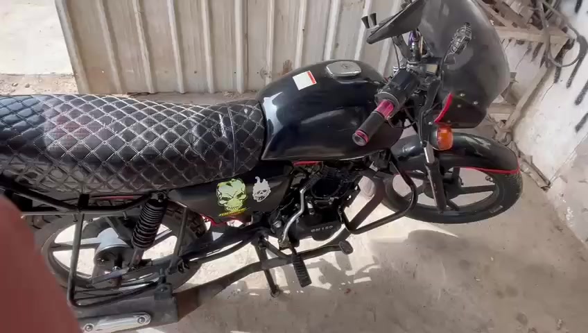 سلام عليكم دراجه بوكسر للبيع سعر 750بيه مجال بصيط ***********
