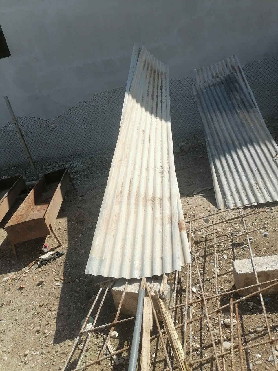 چينكو مستعمل للبيع مع  معالف غنم
لللبيع مكاني شريخان


**إذا كنت صاحب هذا الإعلان وتريد حذفه لأي سبب، رجاءا أرسل رسالة إلى الدعم الفني**