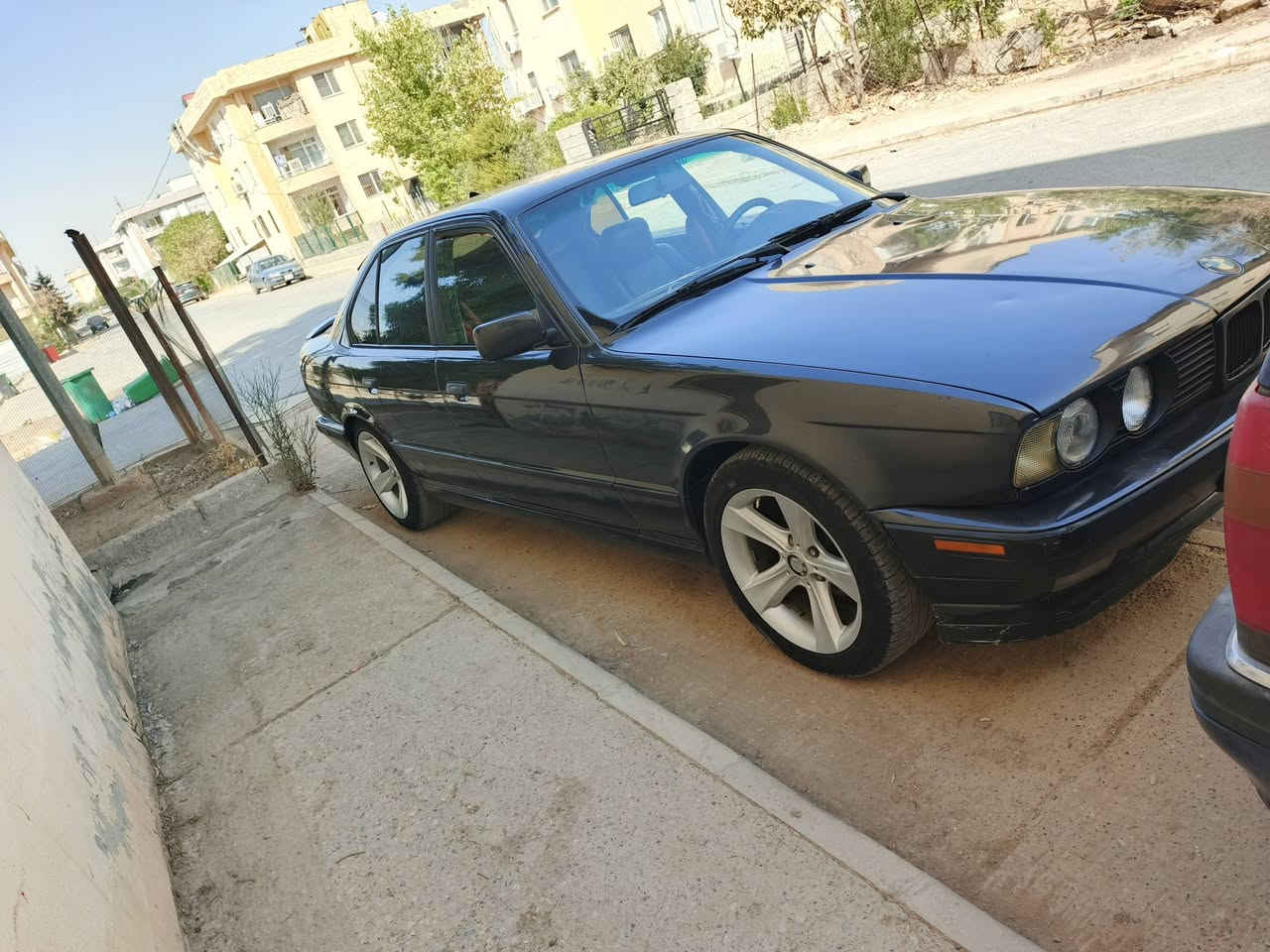 السلام عليكم
موديل 91 ..  525 كير اوتو صبغ عام للجماليه رقم سنوي لل  29 السعر 65 مجال .
 مكان دهوك صناعة الوكا موجود 
***********
