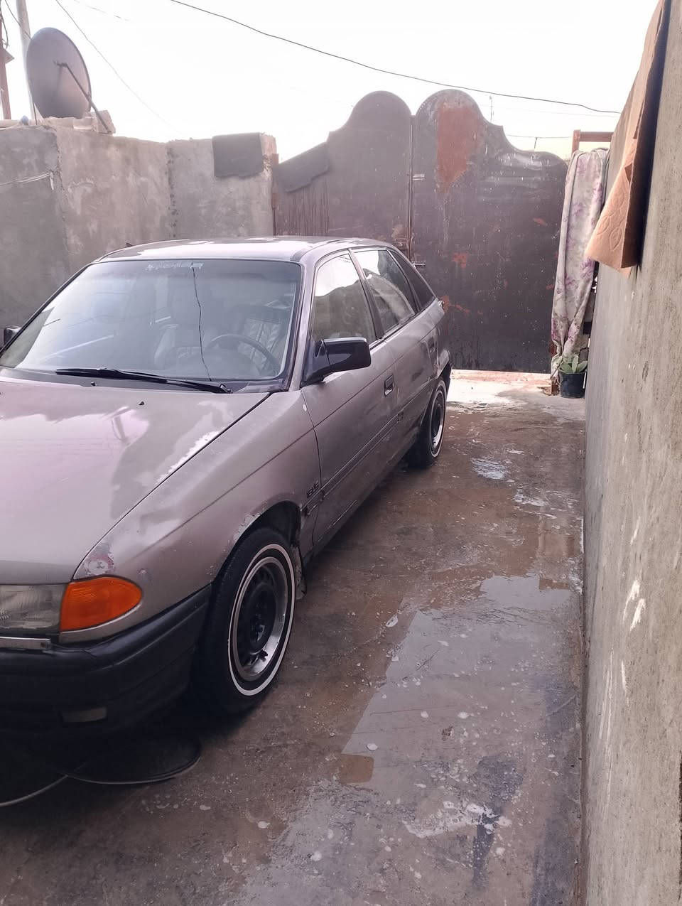 سلام عليكم اوبل استره موديل 92 رقم انبار دولي الجديد هزة جديده وسنويه جديده بسمي حداديه جديده تخم تاير جديد سياره جاهزة غرفة نضيفه مكاني بغداد سعر 30 وبيه مجال للاستفسار ***********
