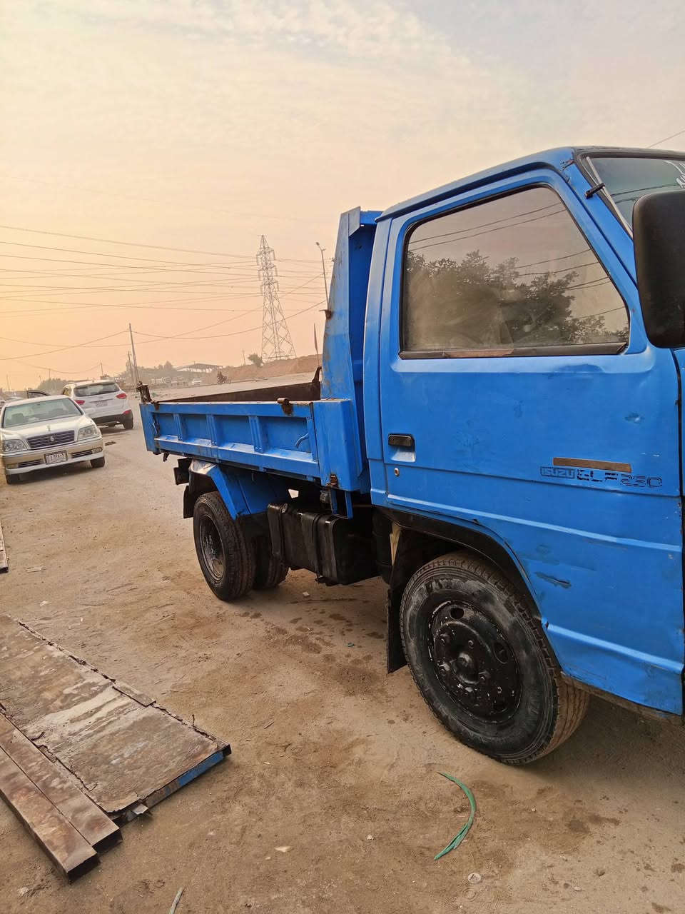 السلام عليكم  ازوزه لبيع سياره نضيفه  مكاني نجف سنويه 27السعر 60وبيه مجال ***********
