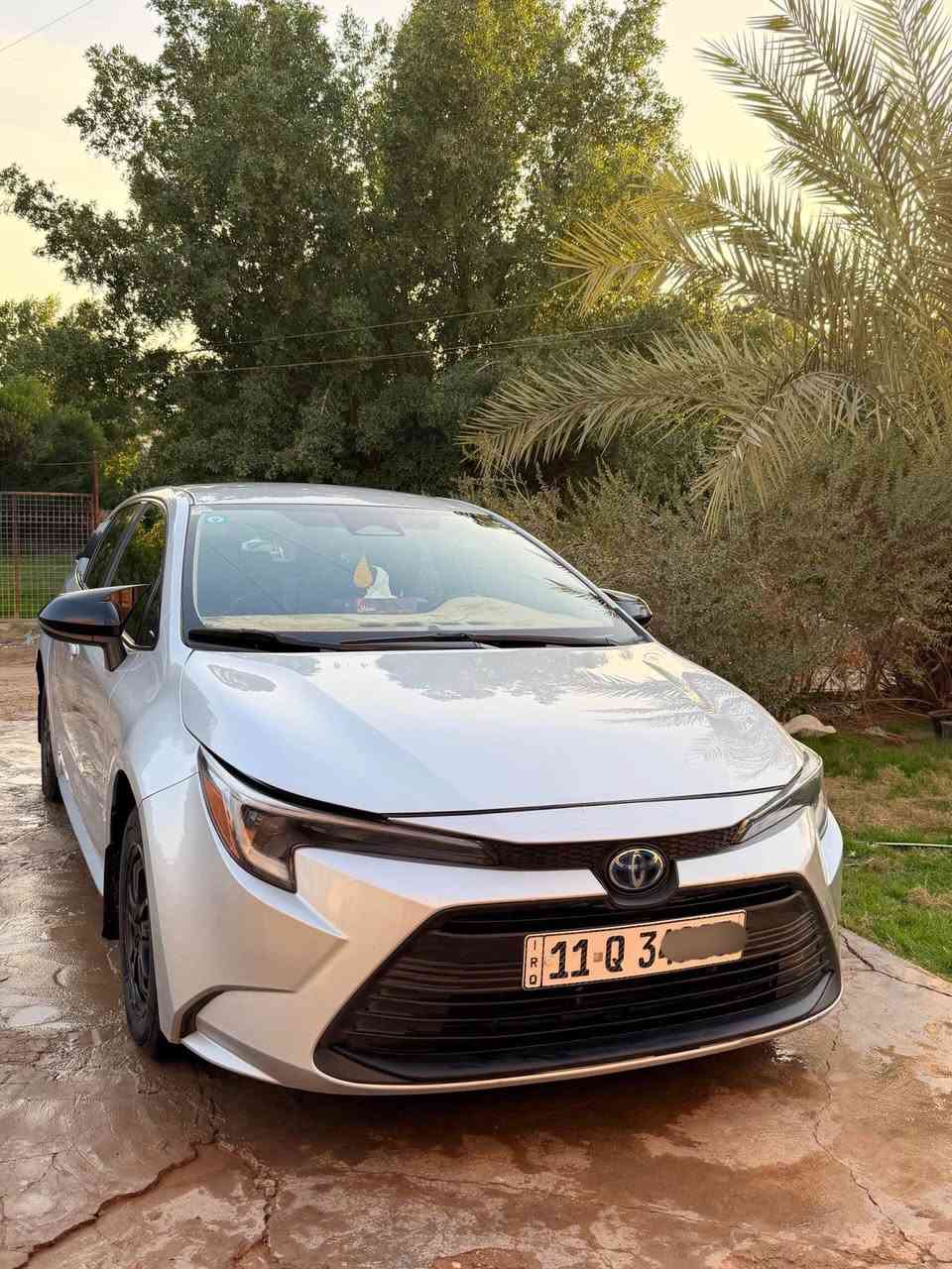 السلام عليكم
كورلا هايبرد LE plus AWD وارد كندي
مواصفات XLE موجودات ثنين ببغداد سلفريات فقط بهاي المواصفات 
رقم بغداد الجديد السيارة استيراد خاص باسمي من كندا
حادثها قبغ جنطة بس
بيها ملاحظات بالعراق راسلني وادزلكياهن
مواصفات السيارة
كشنات تدفئة وستيرن
كشنات جلد
رادار ٣٦٠ درجة
مانع انزلاق
مانع تصادم
نقطة عمياء
تحديد مسار
تنبيه الخروج عن المسار
قيادة شبه ذاتيه
اوتو لايت (العالي)
لايت زنون وليد امامي
بصمة تشغيل وابواب امامية
كامرة خلفية
EV مود
شاشة كبيرة
عداد ديجتال
تحكم ستيرن 
بردة راديتر اوتو
المحرك 1800cc
السيارة هواي مواصفات بعد
استيراد انشورنس يعني ماداخله مزاد من شركة تأمين اشتريتها
السعر $165 وبي مجال بسيط
مكاني بغداد 
*********** بغداد, العراق

