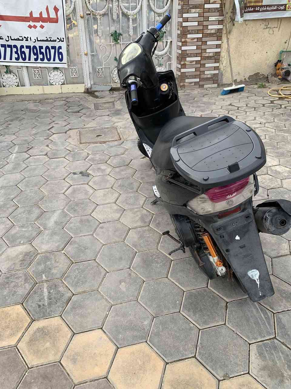 السلام وعليكم ماكس للبيع مكينه ٤٩ مفتوحه مره دراجه حلوه للبيع او مراوس اربعه كير حسب القناعه مكاني كوت الخاجيه شارع ٤٠ رقمي***********
