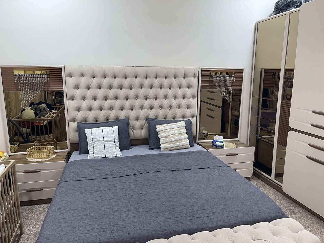 غرفة منام حديثة ٩ قطعه 
نظيفه جداً 
1,500,000 
البصره***********
