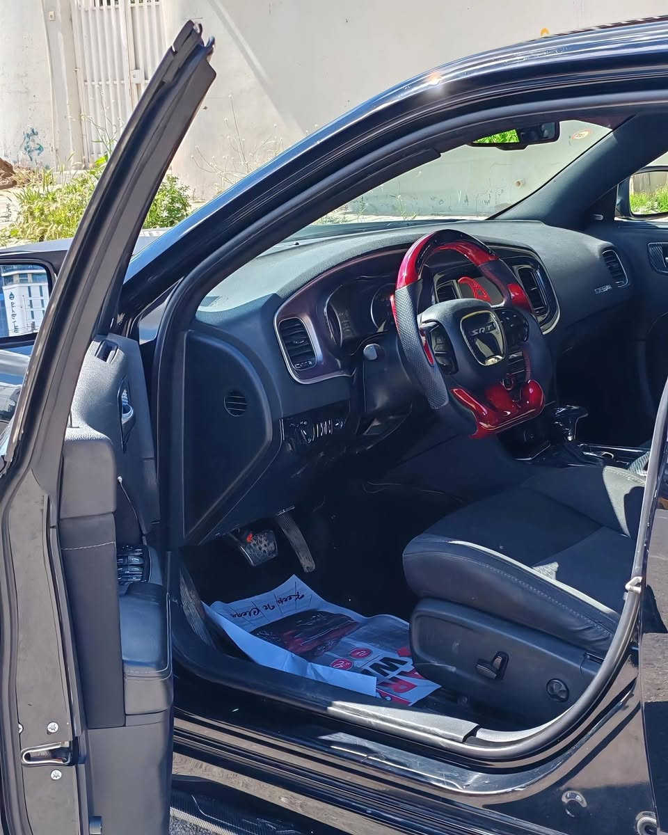 سلام عليكم دوج تشارجر آر تي
موديل 2019
 سوبر تراك باك محرك v8 5700
ماشي ٨٩٠٠٠
ستيرن rpm
سقف روز رايز
قاعدة بانص
دعامی محول الي دعامي srt
دفيوزر srt
ولف حماوه ريس سينك
شوته سبورت
كاج كان
كماليات فول
داخل كاربون فايبر فول
دبل هوائي كات باك 
كير تحكم باطل شفت
رقم سليماني
للتفاصيل أكثر 0770 369 1417
@إشارة
