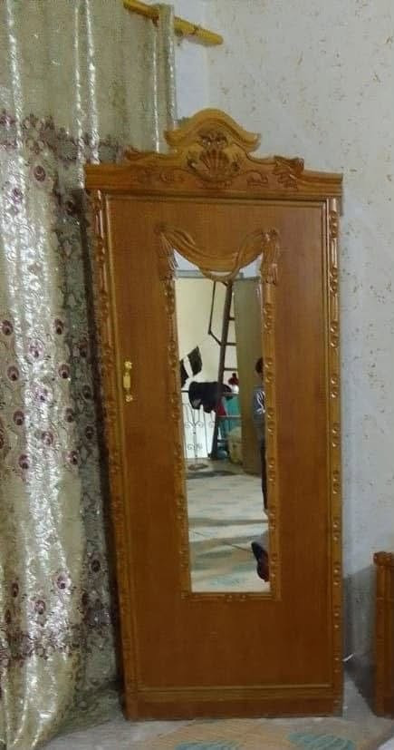 السلام عليكم غرفه نوم للبيع المكان بغداد حي اور للاستفسار على هذا الرقم ***********
