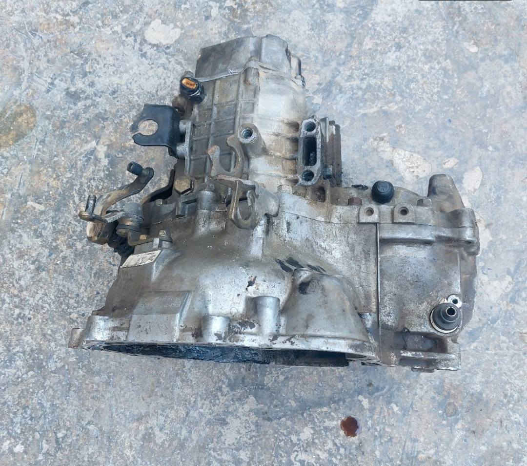 سلام عليكم غراض بروتون للبيع
رنكات استندر 
يطقات استندر 
كازكيت
واشر دكشن بارد 
واشر قبق ولفات 
تدفئة سيارة كامله 
تايرات مع ويل كب استخدام شهر 
كير عادي
كيلون باب عدد 2 باب السايق والباب الخلفي الجهة اليمنى السعر الواحد 
لاستيك جام باب السايق  
فلتر شوته

         الشراي يتصل على هذا الرقم***********
