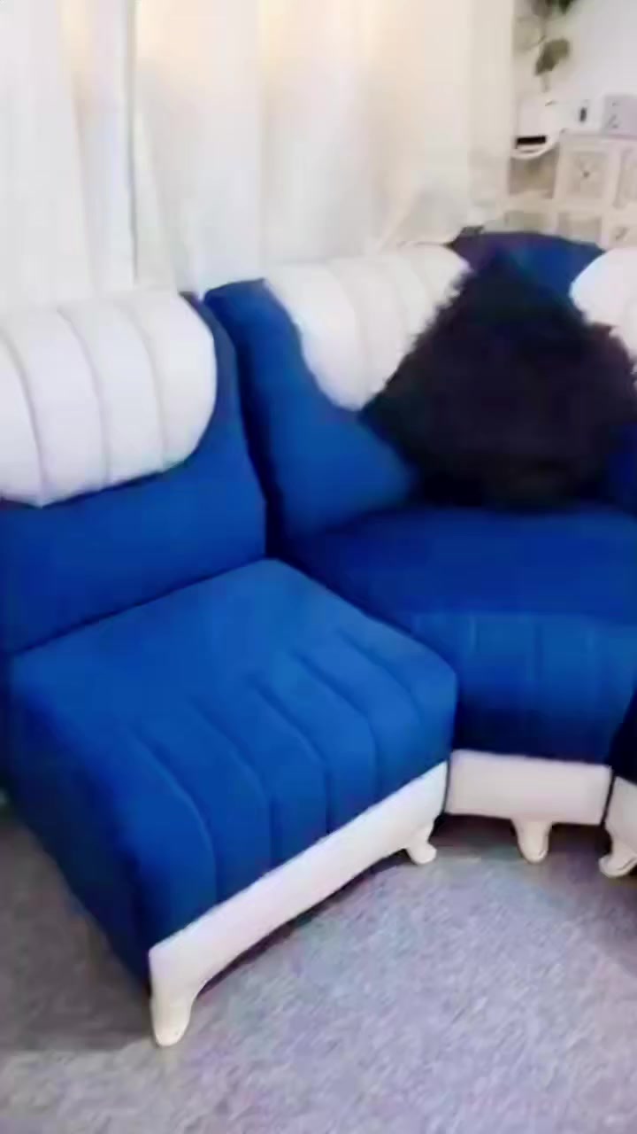 ديوان 10 مقاعد نظيف فول اخو الجديد 
الحر الصغير 

للستفسار ***********
